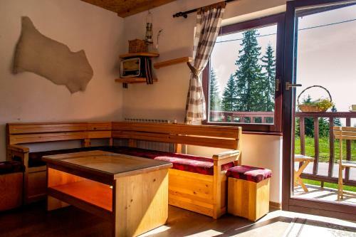 Apartments And Rooms Planinska Idila