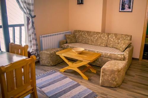 Apartments And Rooms Planinska Idila