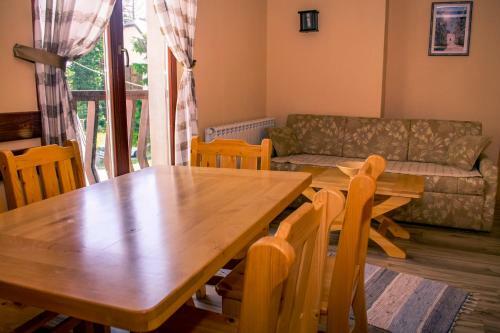 Apartments And Rooms Planinska Idila