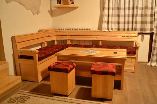 Apartments And Rooms Planinska Idila