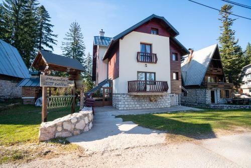 Apartments And Rooms Planinska Idila