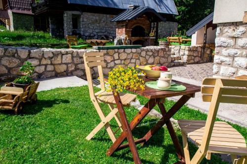 Apartments And Rooms Planinska Idila