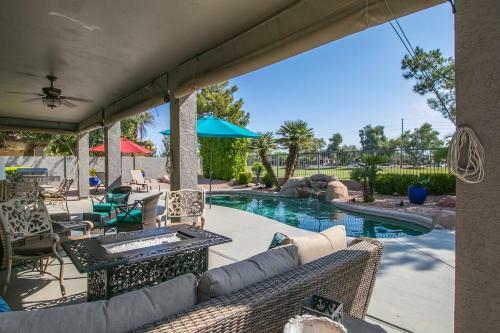 Spectacular Golf Course Home With Pool And Views
