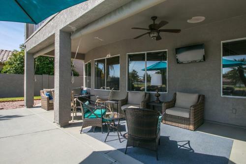 Spectacular Golf Course Home With Pool And Views