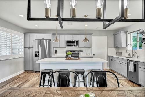 Gilbert Charmer! Close To Downtown Gilbert Fun! Home