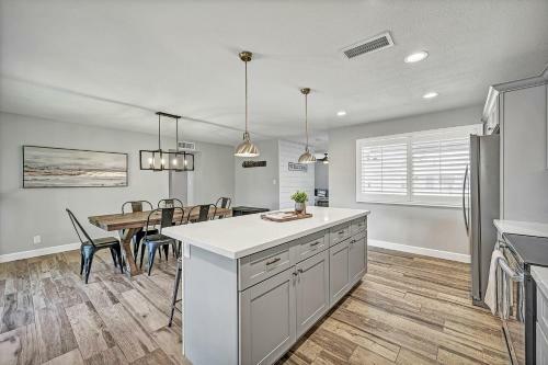 Gilbert Charmer! Close To Downtown Gilbert Fun! Home