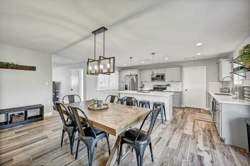 Gilbert Charmer! Close To Downtown Gilbert Fun! Home