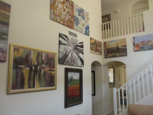 Art Gallery Vacation House