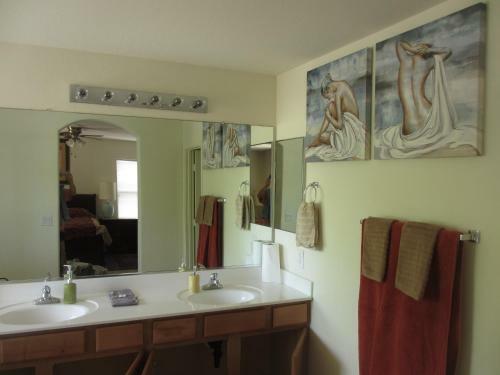 Art Gallery Vacation House