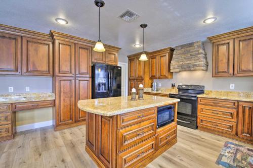 Remarkable Gilbert Getaway Near Golf Courses!