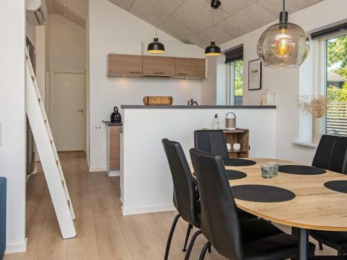 Holiday Home B�rkop Lvi