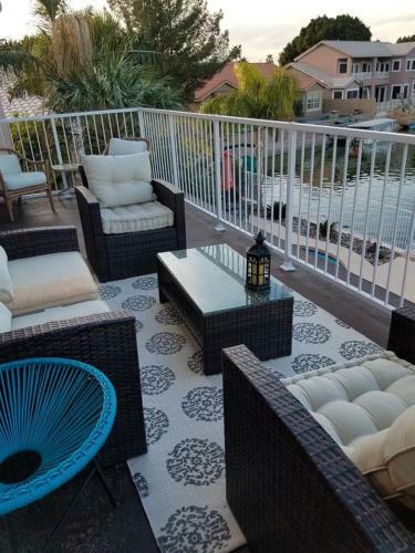 Glendale Arizona Lakeside Property