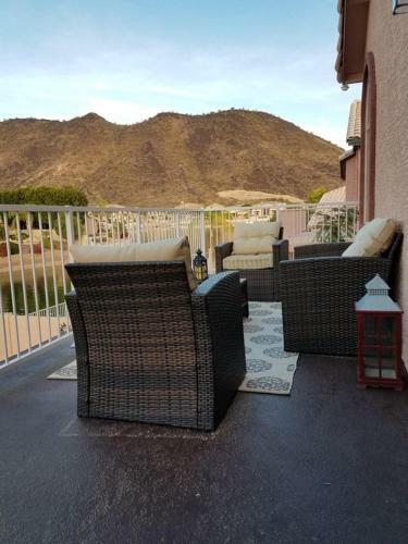 Glendale Arizona Lakeside Property