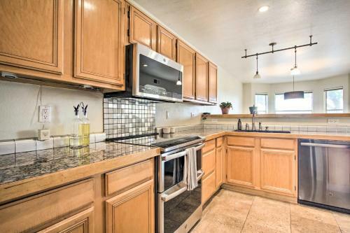 Glendale Getaway With Private Pool And Golf Views