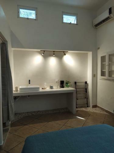 Hostal Carlota Guest House