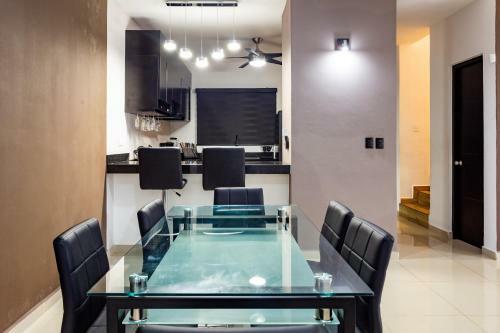 Casa Lisa, Modern Home, 10 Blocks From Ferry.