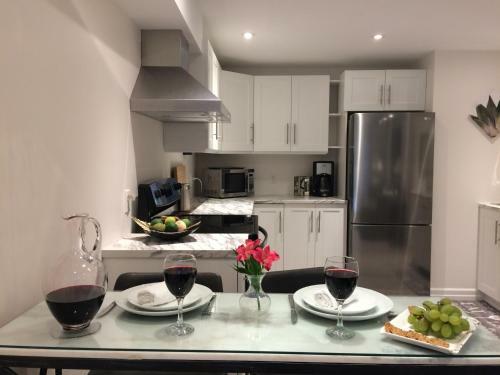 Romantic Riverside Suite In Elora