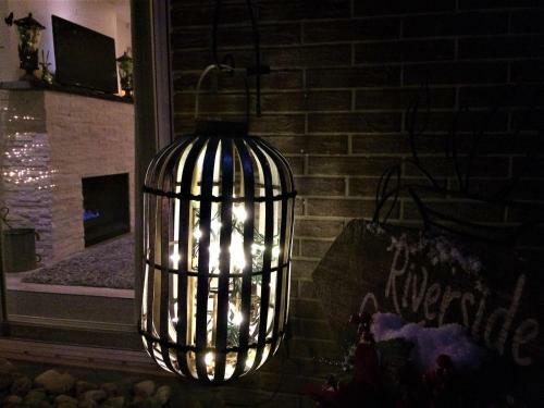 Romantic Riverside Suite In Elora