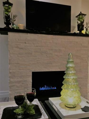 Romantic Riverside Suite In Elora