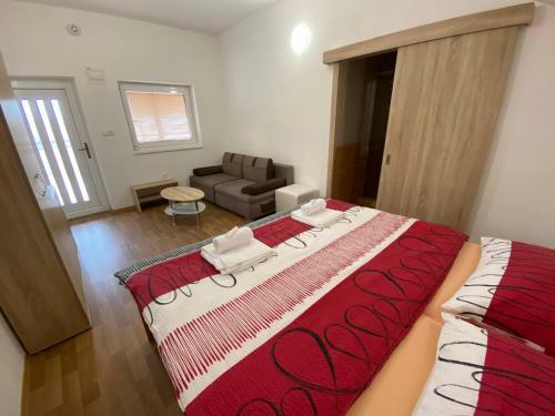 Hostal Penzion Tr�dler