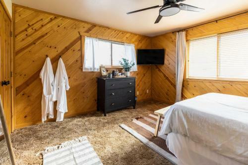 Whispering Hollow Lodge On Greer Main St!