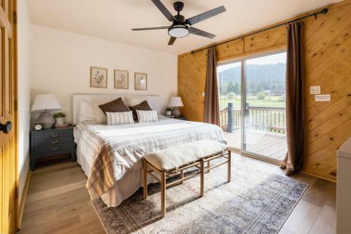 Whispering Hollow Lodge On Greer Main St!