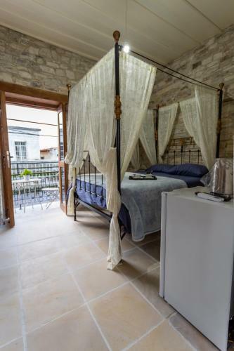 Hostal Lazaros Stonehouse
