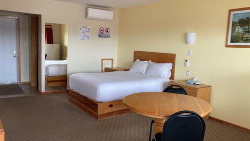 Hotel La Huerta Inn & Suites