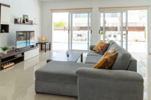 Blue Water Villa Ekaterina 3 Bdrm