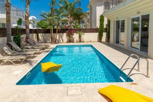 Blue Water Villa Ekaterina 3 Bdrm