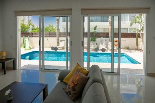 Blue Water Villa Ekaterina 3 Bdrm