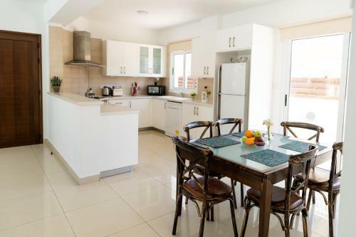 Blue Water Villa Ekaterina 3 Bdrm