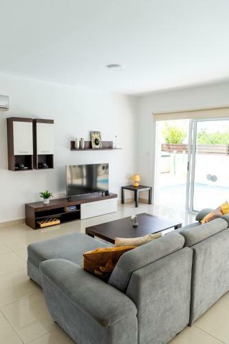 Blue Water Villa Ekaterina 3 Bdrm