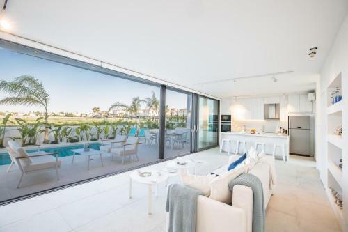 The White H Villa, Protaras, Fresh And Peaceful