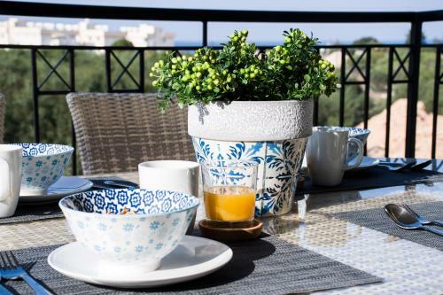 Apartamento New Beautiful Sea View 2 Bdrm Flat With Pool!