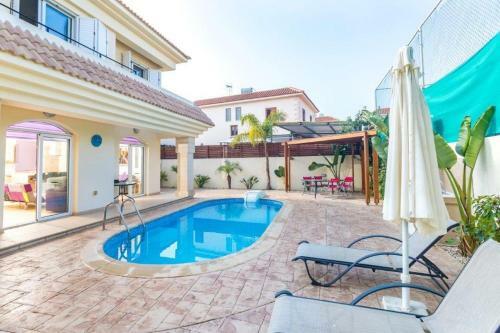 Villa Yialousa