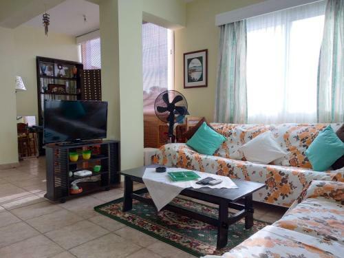 Spacious 1 Bedroom Apartment In Kapparis Area