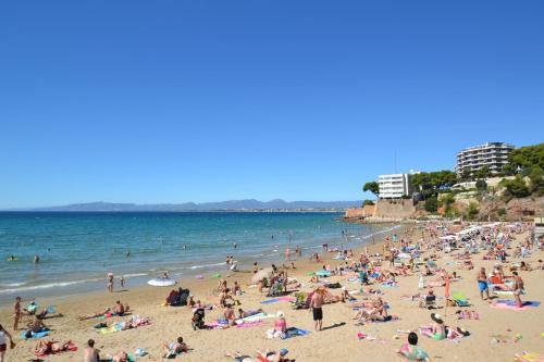 Moderno Apartamento Con Piscina En Playa Salou