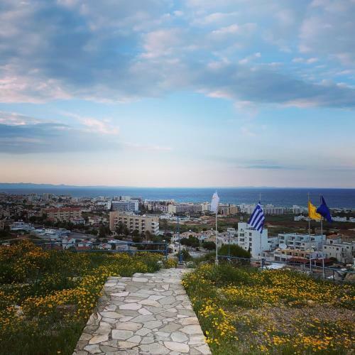 Phaedrus Living: Seaside Luxury Villa Anafi