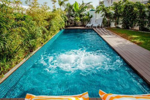 Island Home Seaside Villa