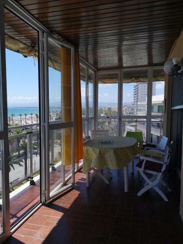 Apartamento Primera L�nea Con Terraza En Salou