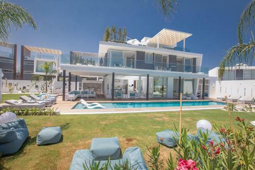 Luxurious And Extravagant 5 Stars Villa