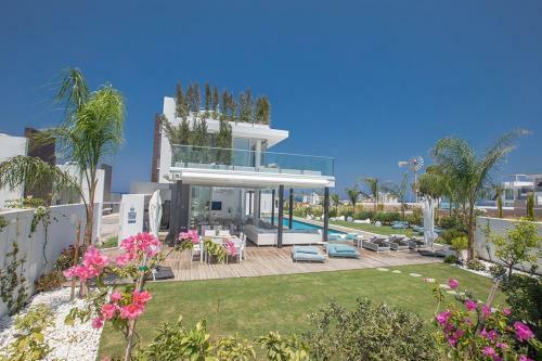 Luxurious And Extravagant 5 Stars Villa