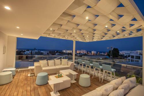 Luxurious And Extravagant 5 Stars Villa