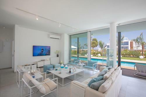 Luxurious And Extravagant 5 Stars Villa