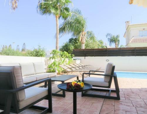 Spacious Holiday Villa With Heated Swimming Pool
