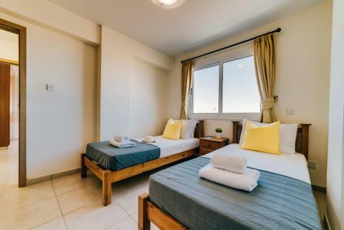 Apartment Theano