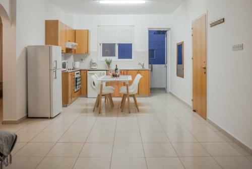 Beautiful 2 Bed Apartment In Paphos Cyprus