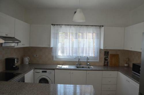Pafia Sunbeach Townhouse