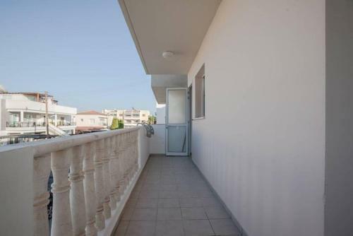 Beautiful 2 Bed Apartment With Great Views In Paphos
